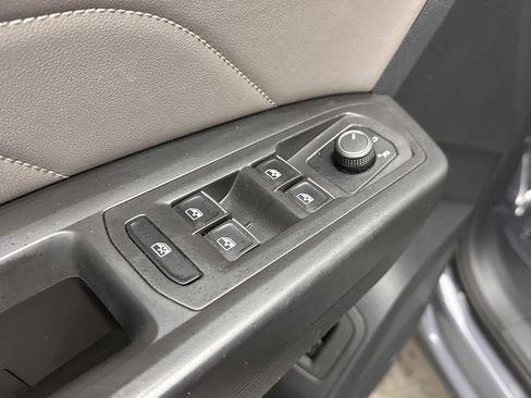 Used 2023 Volkswagen Atlas Cross Sport SE w/ Black Wheel Package image 11