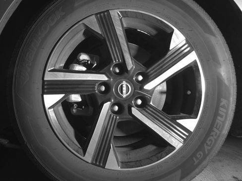 Used 2025 Nissan Sentra SV FWD image 12