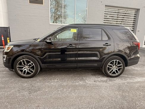 Used 2017 Ford Explorer Sport image 4