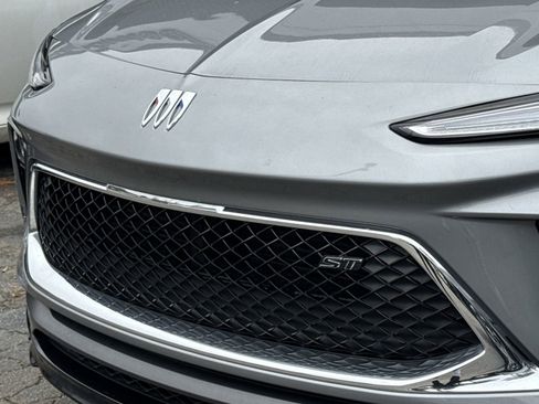 Used 2024 Buick Encore GX Sport Touring image 10