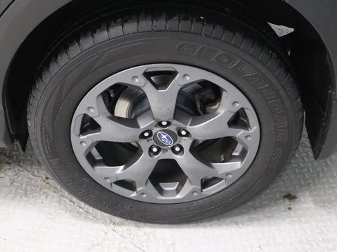 Used 2021 Subaru Crosstrek 2.5i Sport w/ Moonroof Package image 19