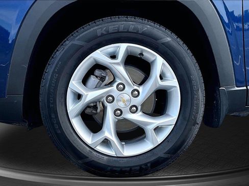 Used 2024 Chevrolet Trax LS w/ LS Convenience Package FWD image 9
