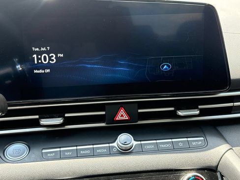 Used 2023 Hyundai Elantra SEL w/ Convenience Package FWD image 20