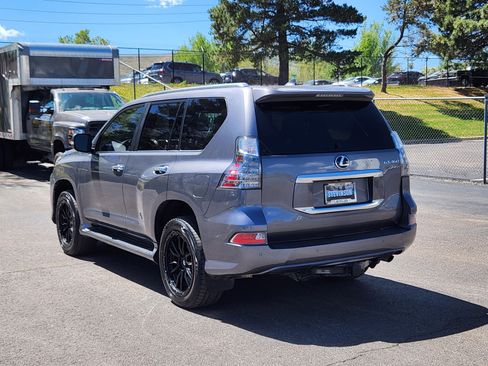Used 2021 Lexus GX 460 Premium w/ Premium Package AWD/4WD image 3