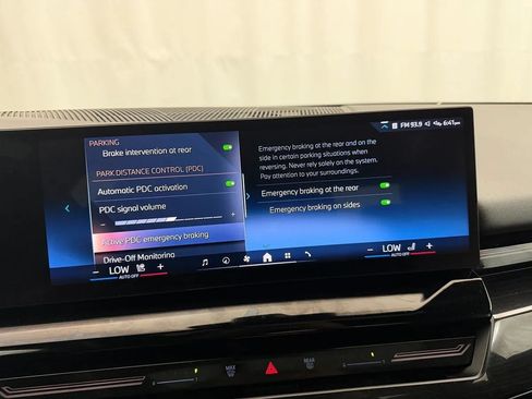 Used 2024 BMW 530i xDrive AWD/4WD image 29
