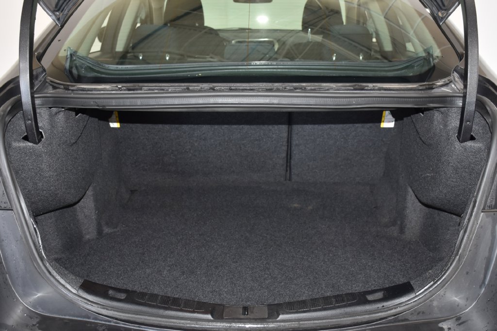 Used 2020 Ford Fusion SE FWD image 29