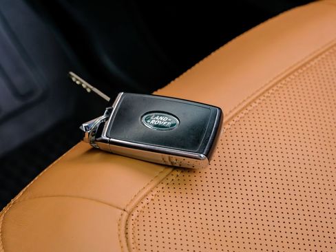 Used 2023 Land Rover Defender 110 SE image 63