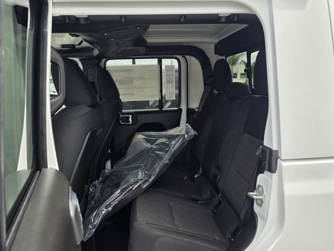 New 2026 Jeep Gladiator Mojave AWD/4WD image 18