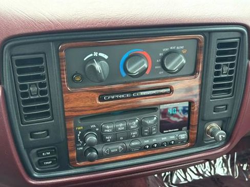 Used 1996 Chevrolet Caprice SS RWD image 24