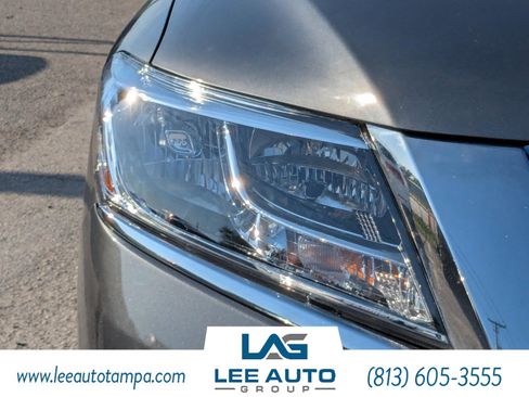 Used 2015 Nissan Pathfinder Platinum w/ Family Entertainment Package image 9