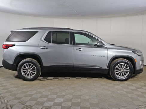 Used 2023 Chevrolet Traverse LT w/ Rear Camera Mirror Package image 20