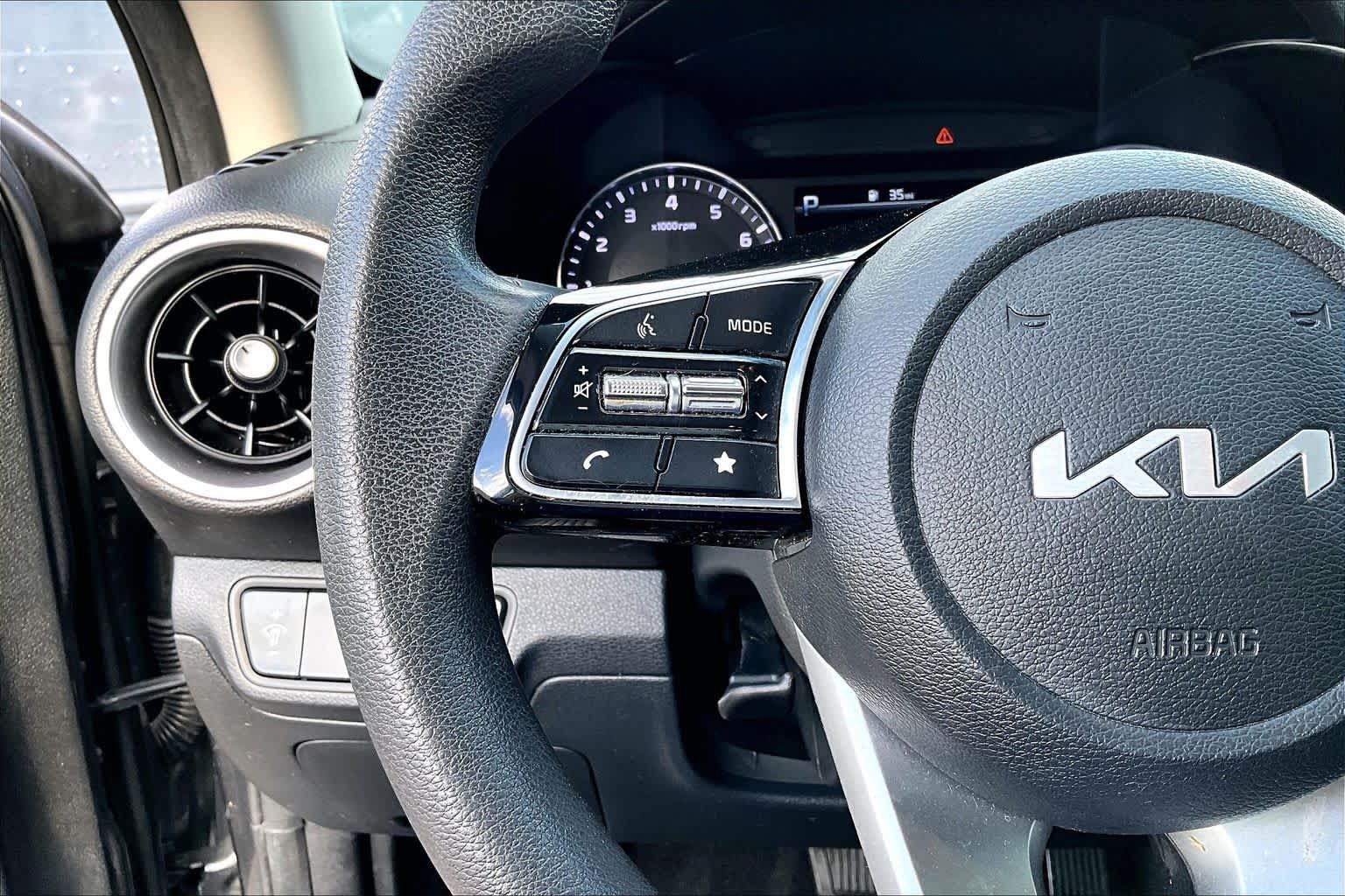 Used 2022 Kia Forte LXS FWD image 24