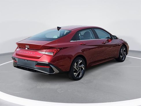 New 2026 Hyundai Elantra Limited image 5