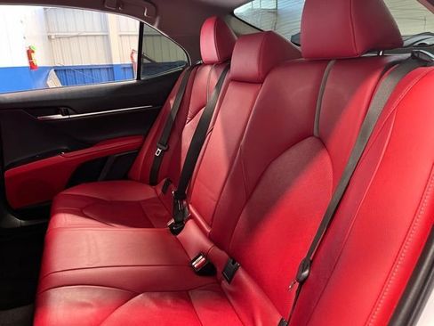 Used 2019 Toyota Camry XSE image 18