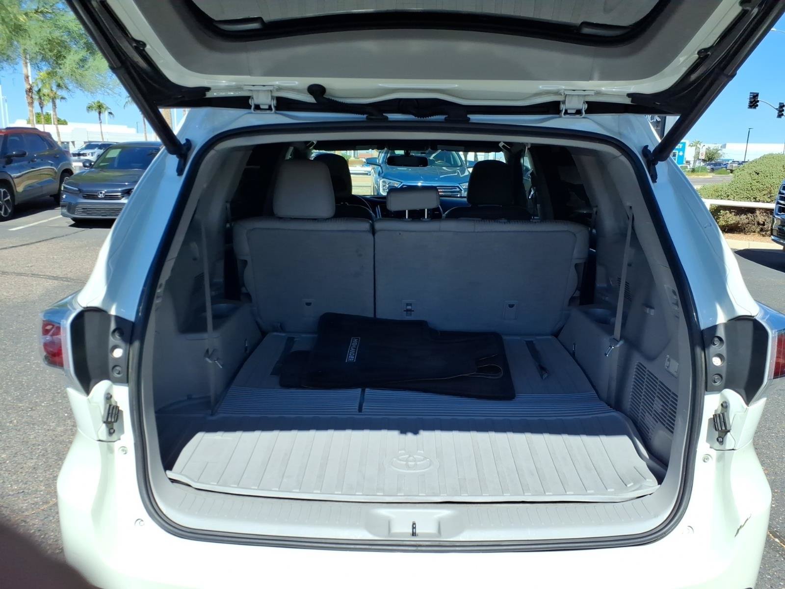 Used 2015 Toyota Highlander Plus AWD/4WD image 7