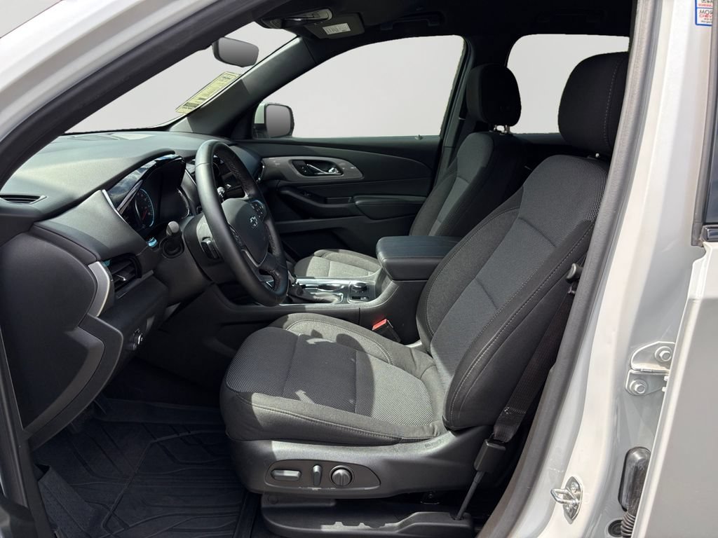 Used 2023 Chevrolet Traverse LT FWD image 24