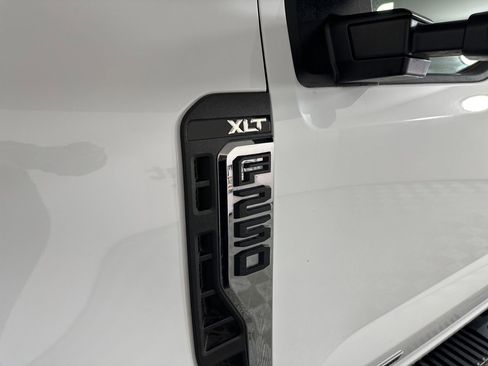 Used 2025 Ford F250 XLT w/ FX4 Off-Road Package image 36