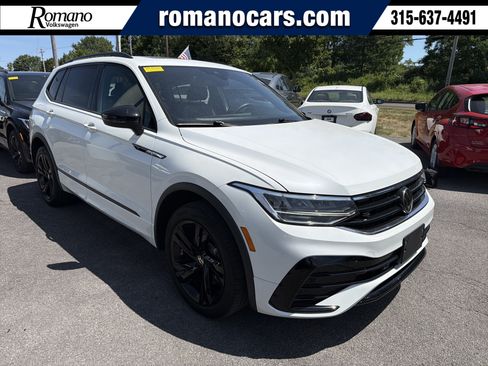 Used 2024 Volkswagen Tiguan SE R-Line AWD/4WD image 1