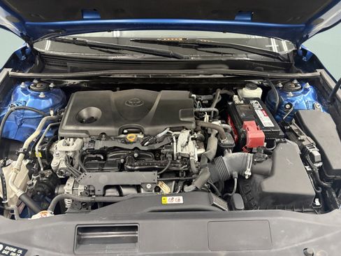 Used 2019 Toyota Camry LE FWD image 7