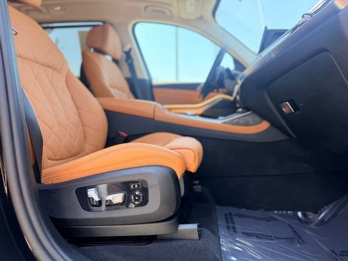 Used 2025 BMW X7 xDrive40i w/ Premium Package AWD/4WD image 21