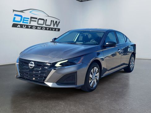 Used 2025 Nissan Altima 2.5 S image 7
