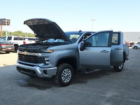 Used 2025 Chevrolet Silverado 2500 LT w/ Convenience Package AWD/4WD image 13