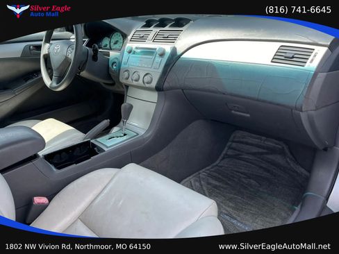 Used 2004 Toyota Solara SLE FWD image 6