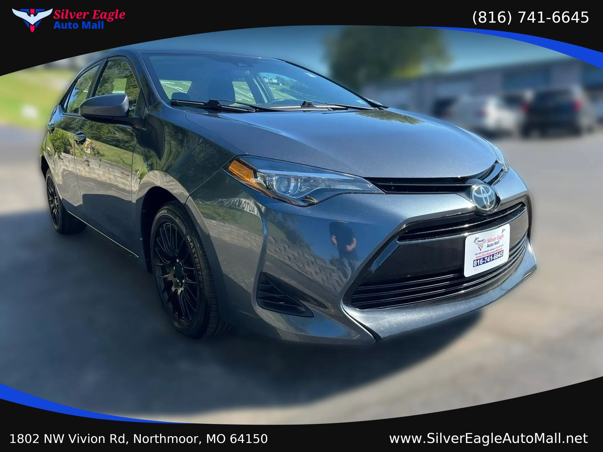Used 2018 Toyota Corolla LE FWD image 3