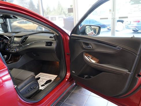 Used 2015 Chevrolet Impala LT FWD image 38