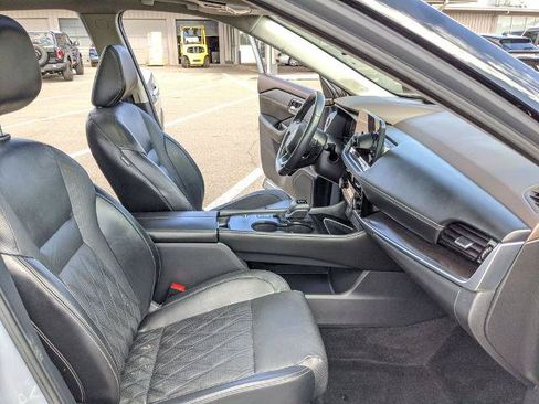 Used 2021 Nissan Rogue Platinum FWD image 21