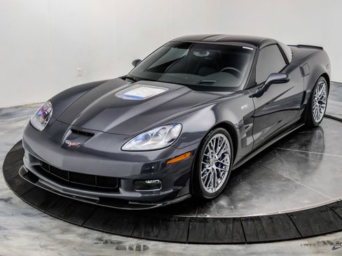 Used 2010 Chevrolet Corvette ZR1 w/ Preferred Equipment Group RWD image 5