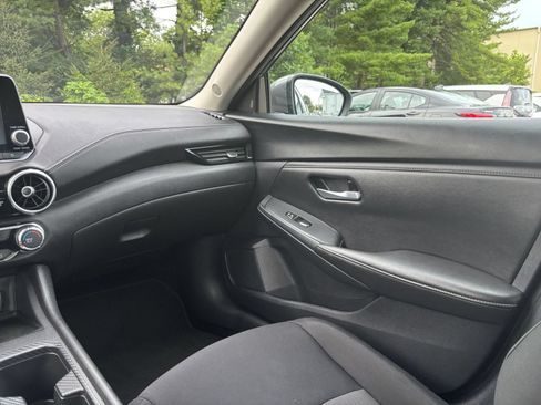 Used 2025 Nissan Sentra SV FWD image 32