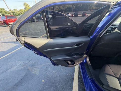 Used 2018 Toyota Camry LE w/ Convenience Package FWD image 32