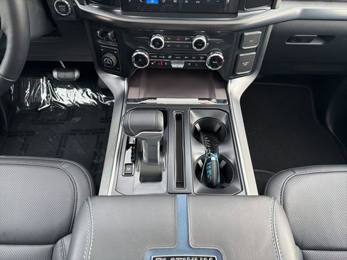 New 2025 Ford F150 Platinum w/ Equipment Group 702A High image 30