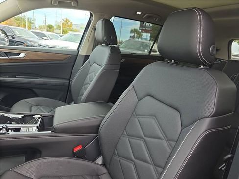 New 2026 Volkswagen Atlas SE FWD image 19
