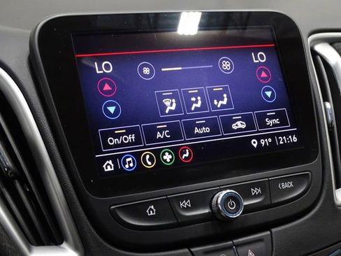 Used 2022 Chevrolet Malibu LT FWD image 32