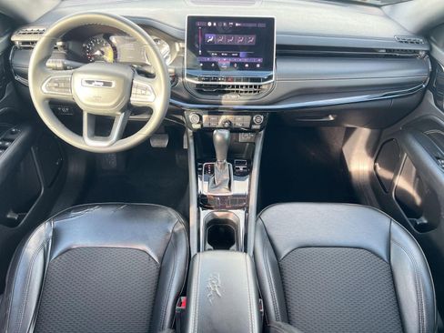 Used 2022 Jeep Compass Altitude w/ Sun and Sound Group image 16