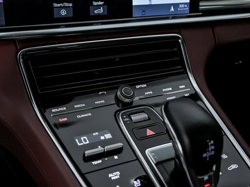 Used 2020 Porsche Panamera image 37