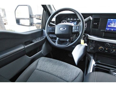 Used 2025 Ford F250 XLT w/ Tremor Off-Road Package image 8