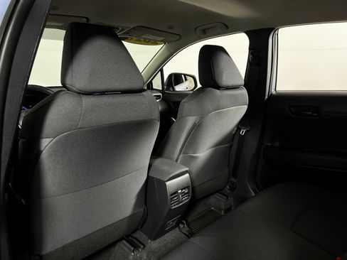 Used 2026 Toyota Corolla Cross LE FWD image 20