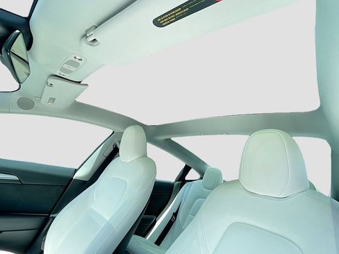 Used 2023 Tesla Model 3 Standard Range RWD image 17