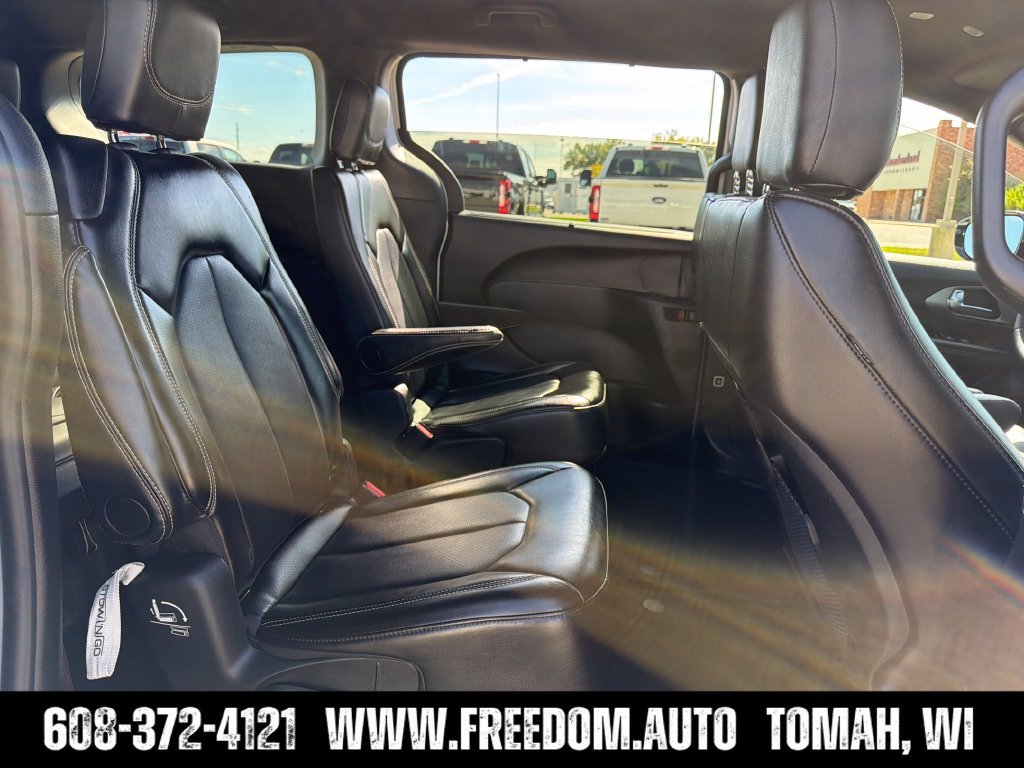 Used 2025 Chrysler Pacifica Select FWD image 33