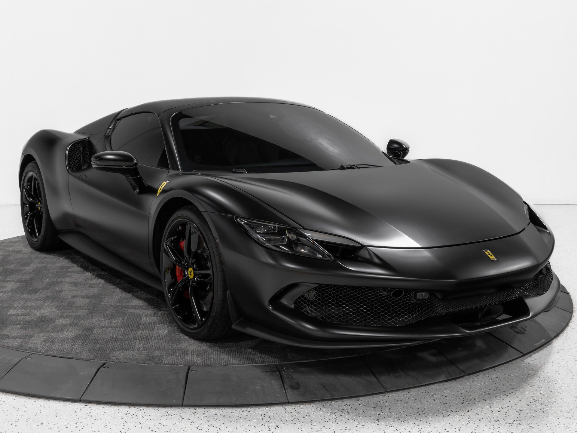 Used 2023 Ferrari 296 GTS RWD image 25