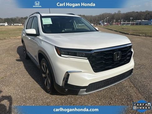 Used 2024 Honda Pilot Touring image 2