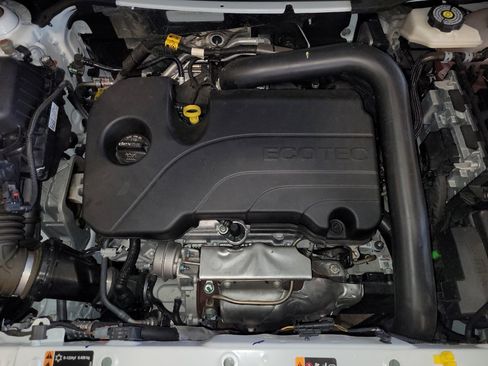 Used 2024 Chevrolet Equinox LS FWD image 30