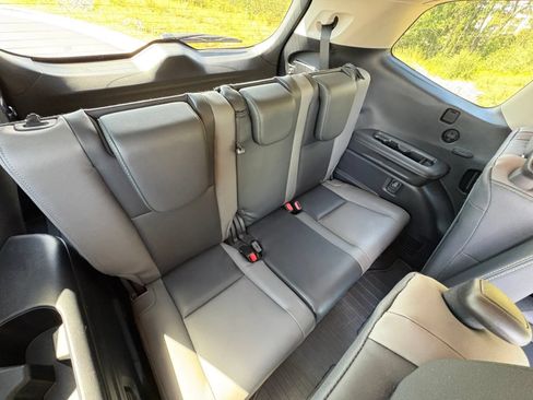 Used 2024 Subaru Ascent Onyx Edition AWD/4WD image 30