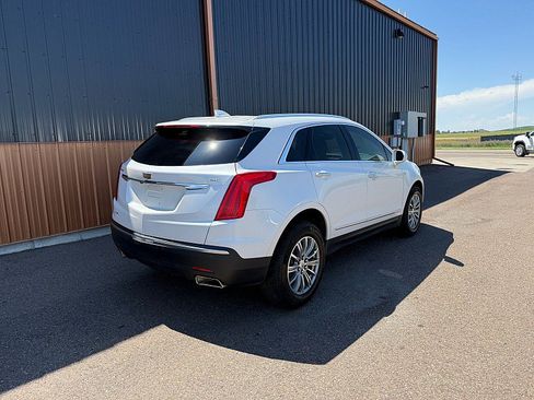 Used 2017 Cadillac XT5 Luxury w/ Driver Awareness Package AWD/4WD image 8