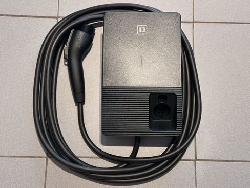 Used 2024 Cadillac Lyriq Luxury w/ LPO, Floor Liner Package image 29