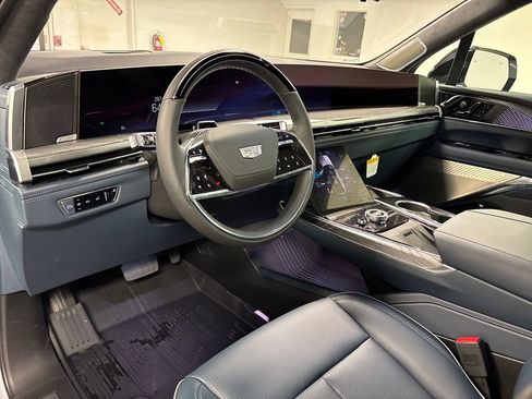 New 2026 Cadillac Escalade IQL Luxury w/ LPO, Floor Liner Package image 25