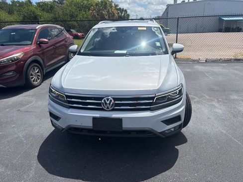 Used 2018 Volkswagen Tiguan SEL Premium AWD/4WD image 2